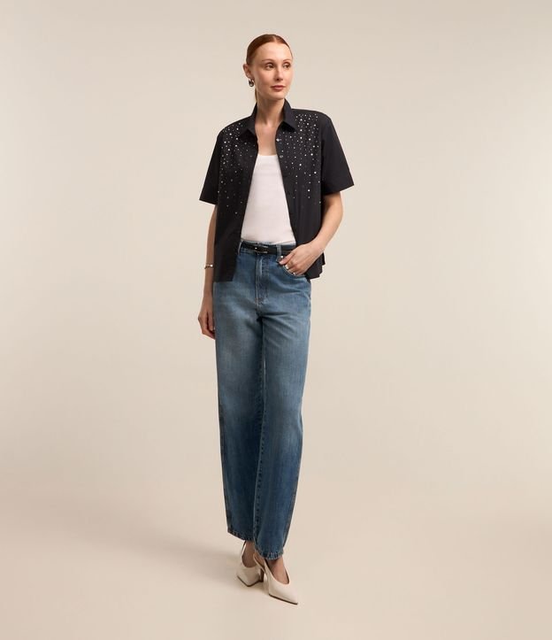Camisa em Tricoline com Aplicação de Strass