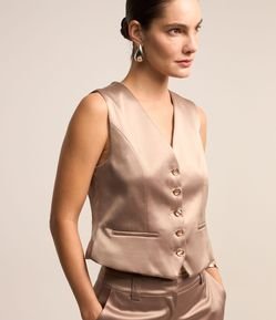 Colete em Tecido Acetinado com Abotoamento Frontal