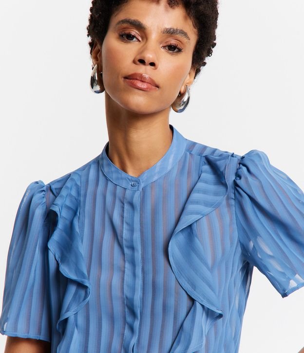 Camisa e Chiffon com Manga Bufante e Babadsos Frontais