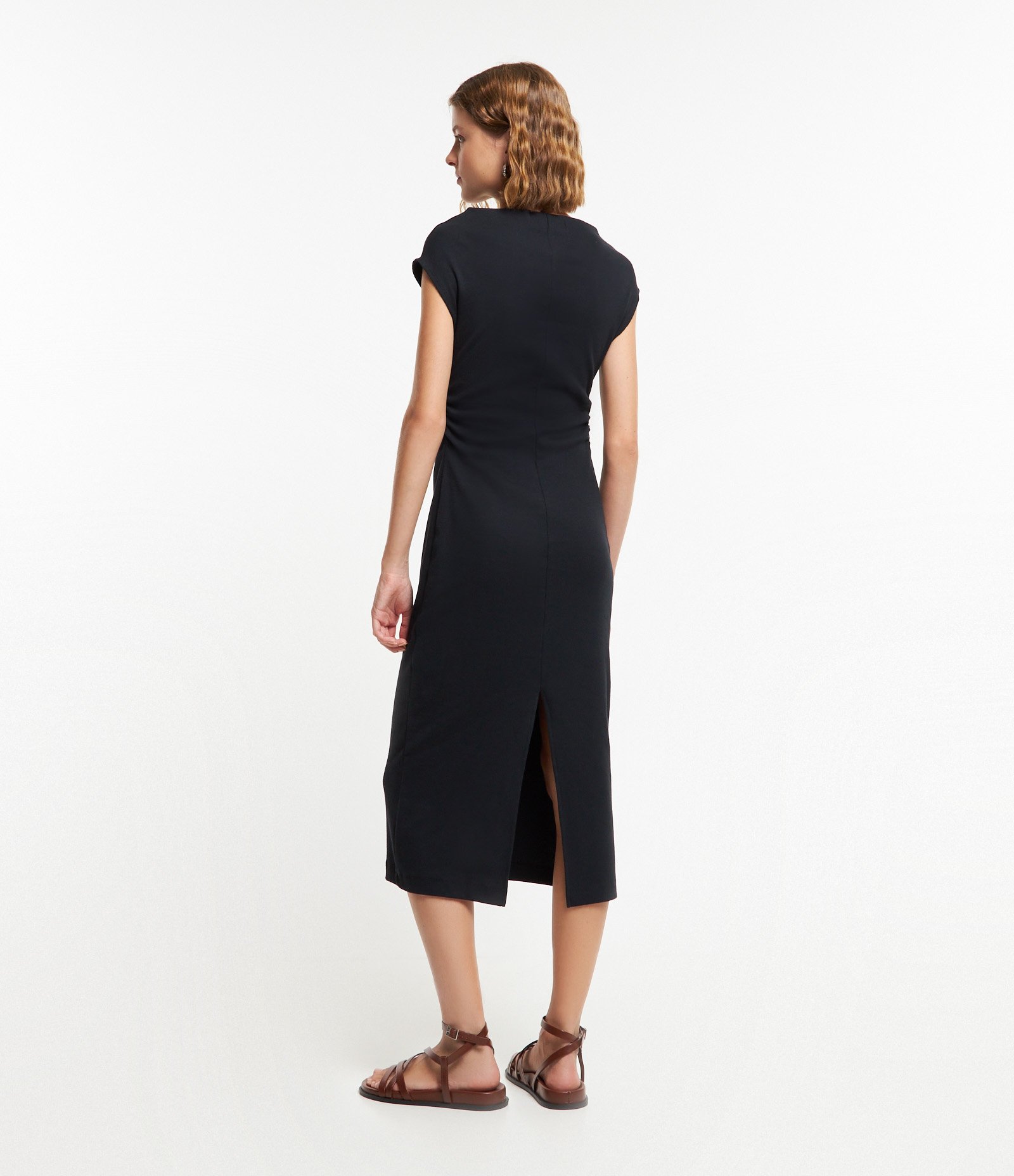 Vestido Midi em Ribana com Franzido Lateral Preto 3