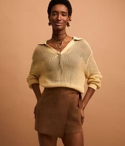 Suéter em Tricô com Gola Lapela e Ponto Aberto