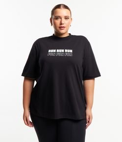 Camiseta Esportiva em Meia Malha com Estampa Run Fun Curve & Plus Size