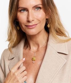 Conjunto de Brinco e Colar Gravatinha com Pedras e Pérolas