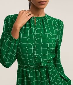 Vestido em Airflow com Manga Bufante e Amarração na Cintura