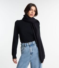 Lenço em Viscose Texturizado com Franjas