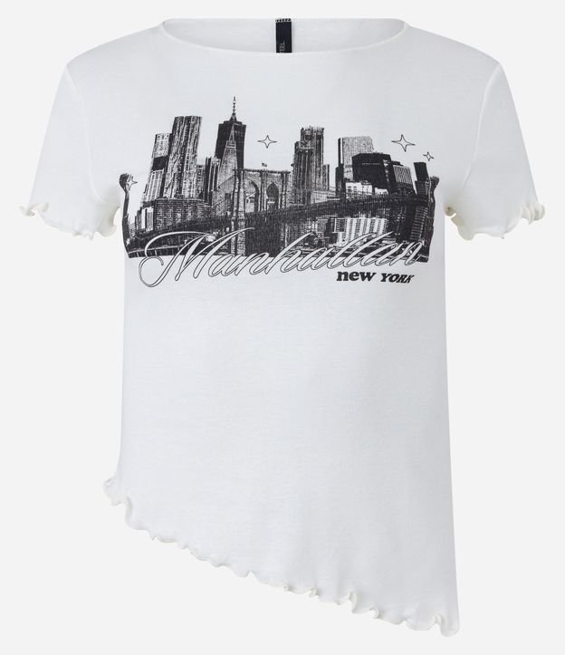 Blusa Cropped em Ribana com Estampa Manhattan e Barra Assimétrica Branco 6