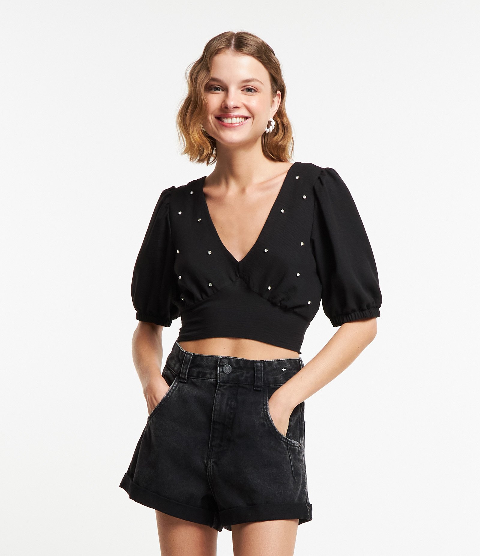 Blusa Cropped em Crepe com Manga Bufante e Brilhos Aplicados Preto 4