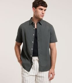 Camisa Comfort Básica em Linho com Manga Curta