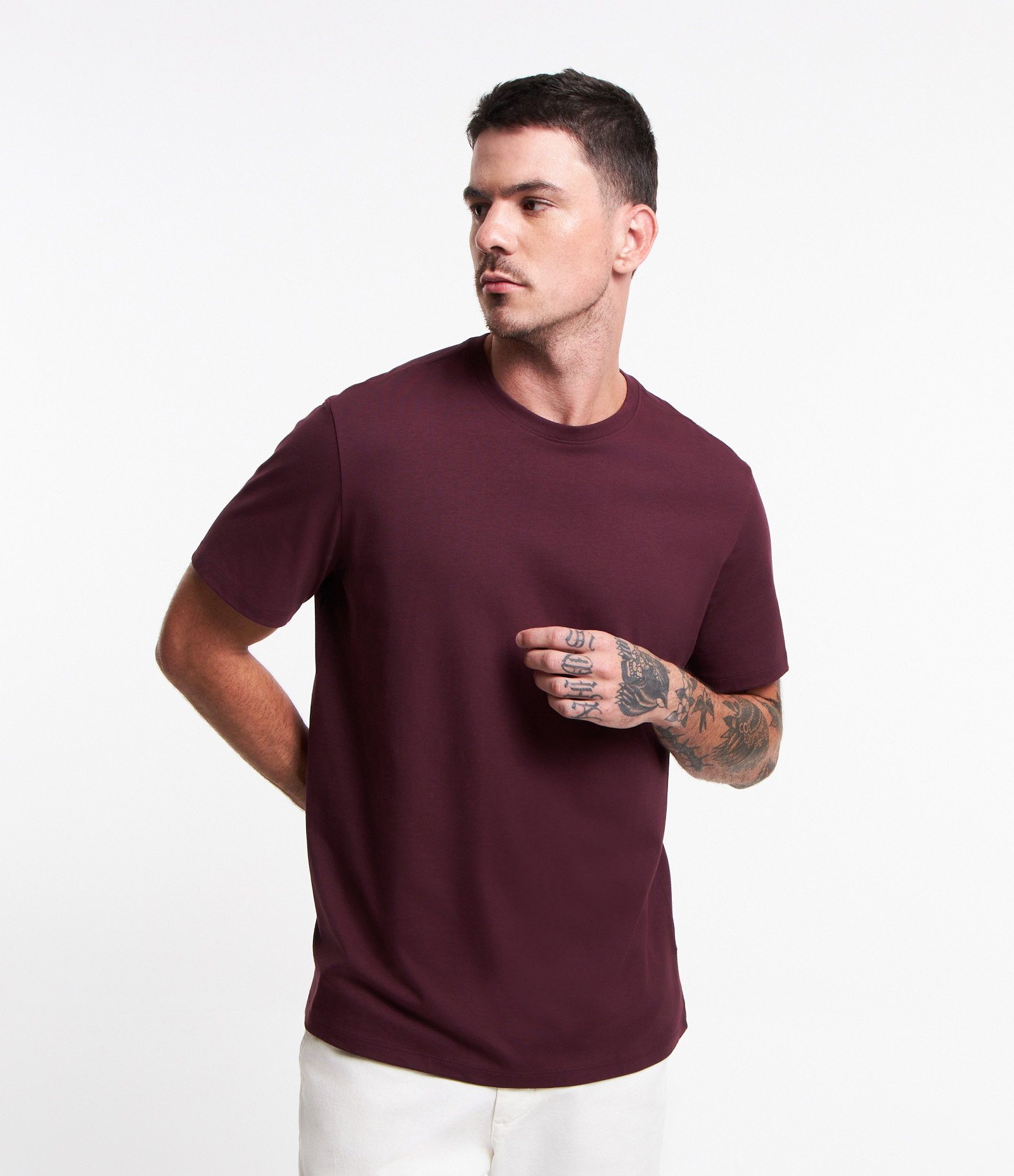 Camiseta Comfort Básica em Algodão Peruano Vermelho Bordo 1