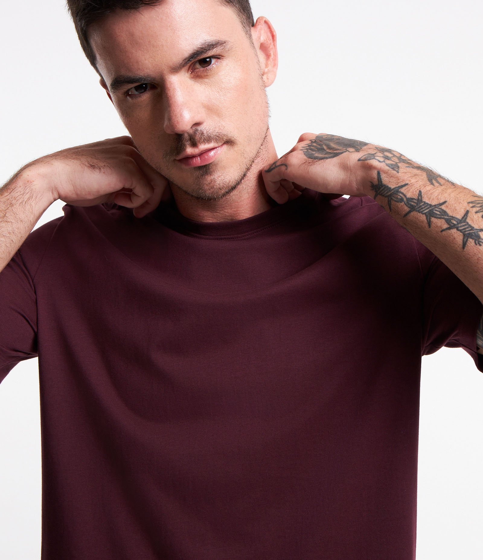 Camiseta Comfort Básica em Algodão Peruano Vermelho Bordo 3