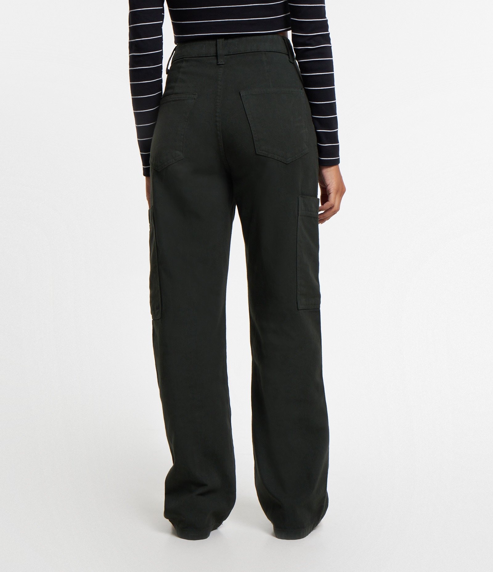 Calça Wide Leg em Sarja com Bolso Cargo sem Lapela 3