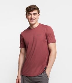 Camiseta Esportiva em Tecnologia Dry com Lettering Athletic e Textura Furadinha