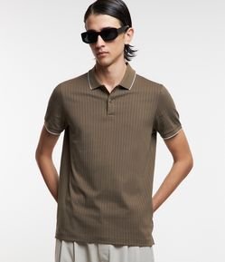 Polo em Algodão com Gola Lapela e Textura Canelada