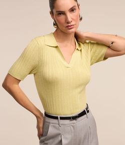 Blusa em Viscose com Texturas e Detalhe em Fio Metalizado