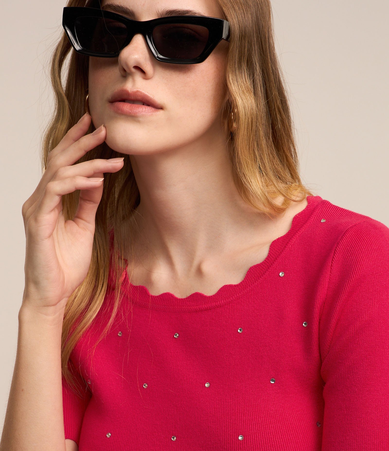 Blusa T-shirt em Tricô com Aplicações e Acabamento Ondulado Rosa 3