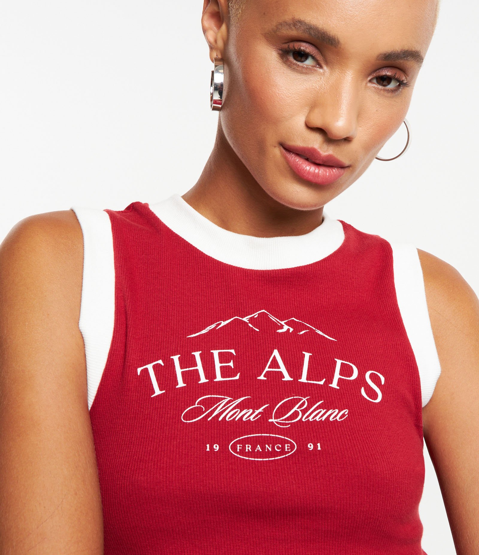 Regata Cropped em Ribana com Estampa College The Alps Vermelho 4