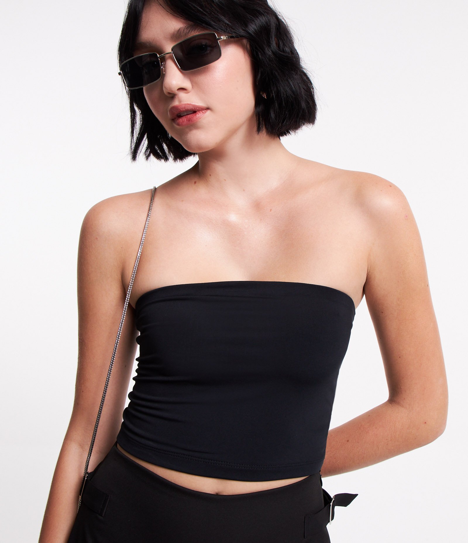 Blusa Cropped em Meia Malha e Decote Tomara que Caia 4