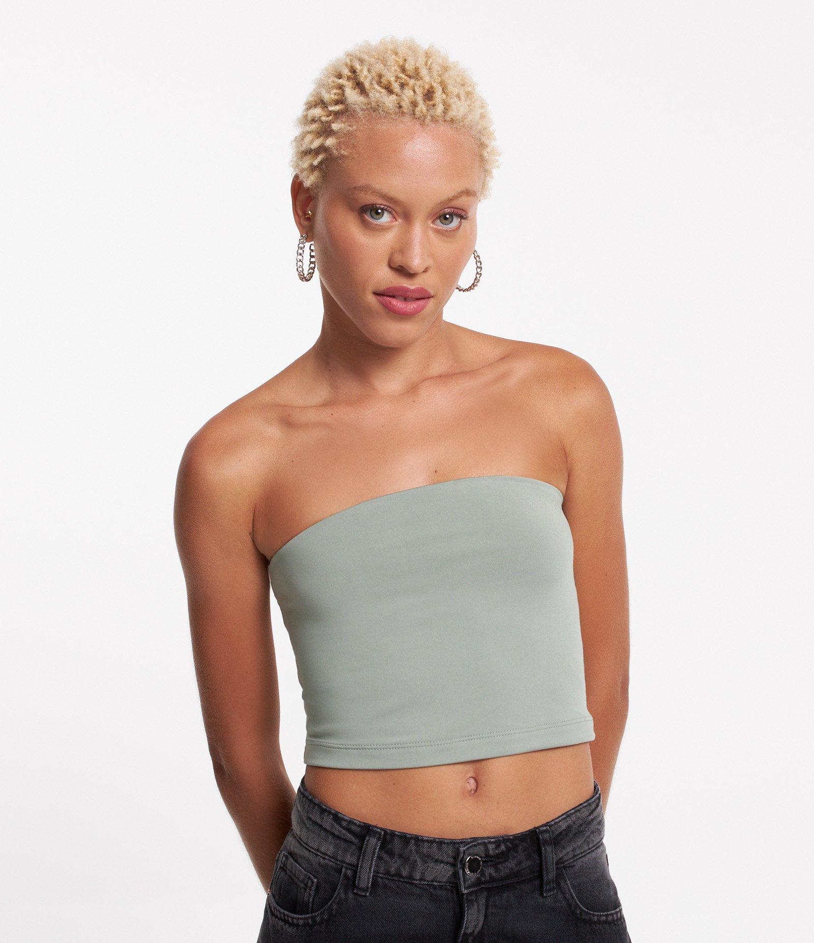 Blusa Cropped em Meia Malha e Decote Tomara que Caia Verde 1