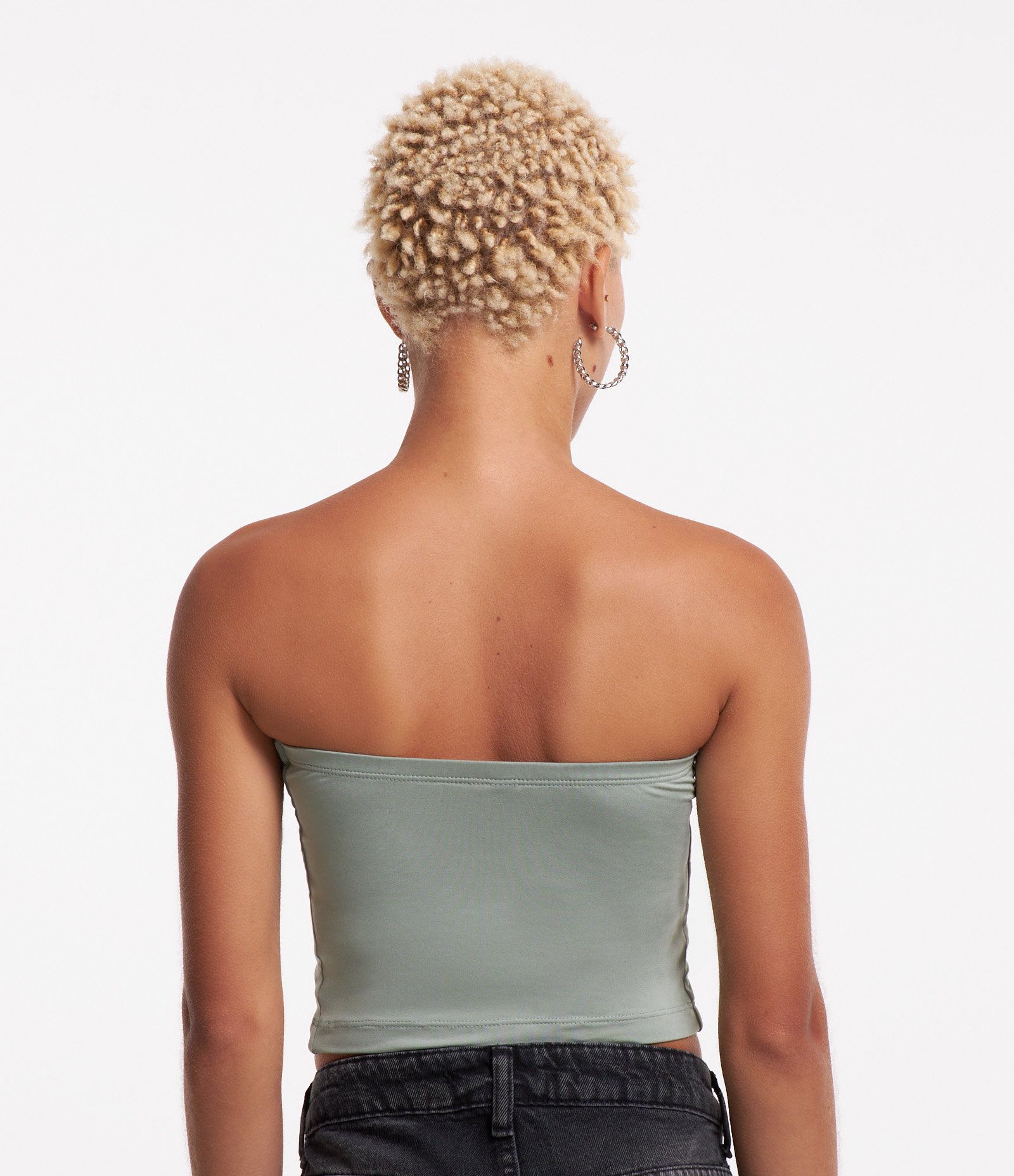 Blusa Cropped em Meia Malha e Decote Tomara que Caia Verde 3