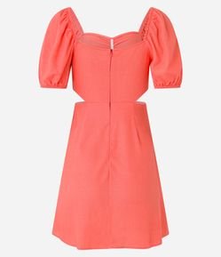 Vestido Curto em Linho com Manga Bufante e Recorte Vazado na Lateral