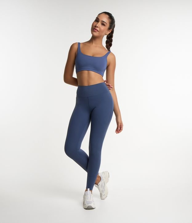 Calça Legging Esportiva em Poliamida com Recorte