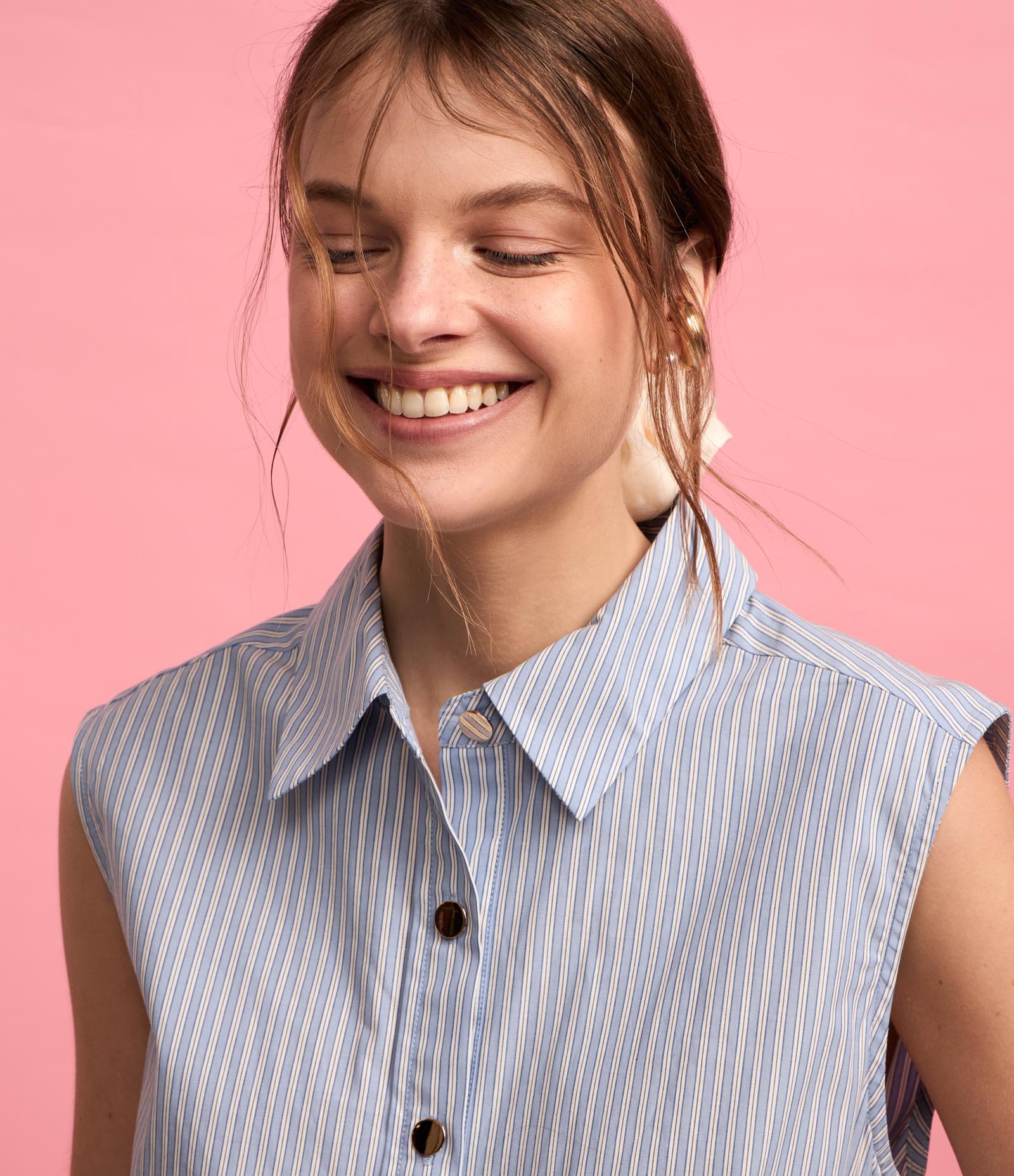 Vestido em Tricoline com Abotoamento e Estampa Listras em Fio Tinto Azul/ Branco 3