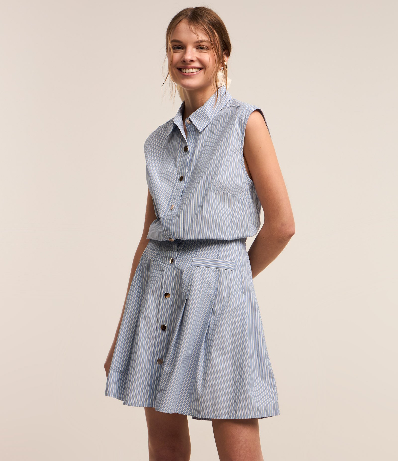 Vestido em Tricoline com Abotoamento e Estampa Listras em Fio Tinto Azul/ Branco 4