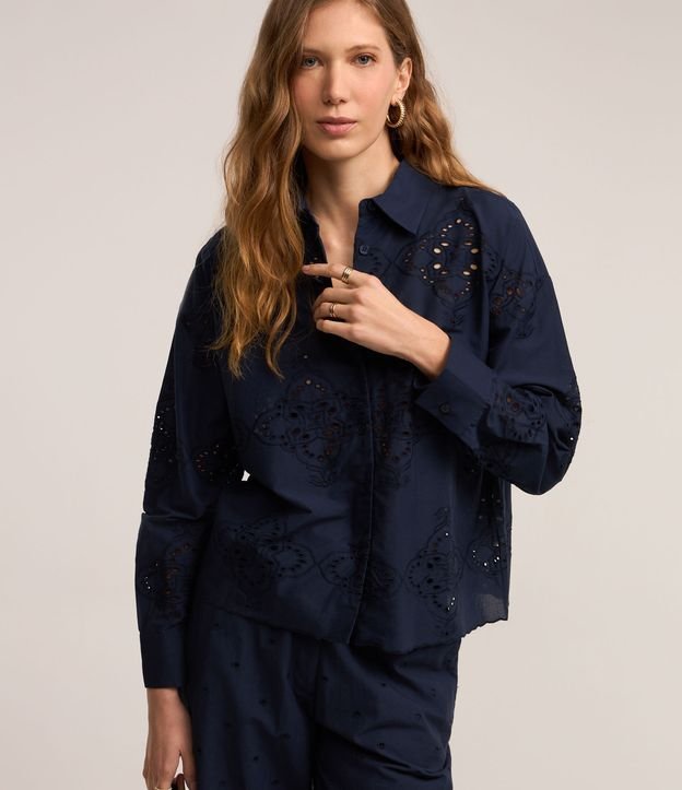 Camisa em Laise com Arabescos Texturizados