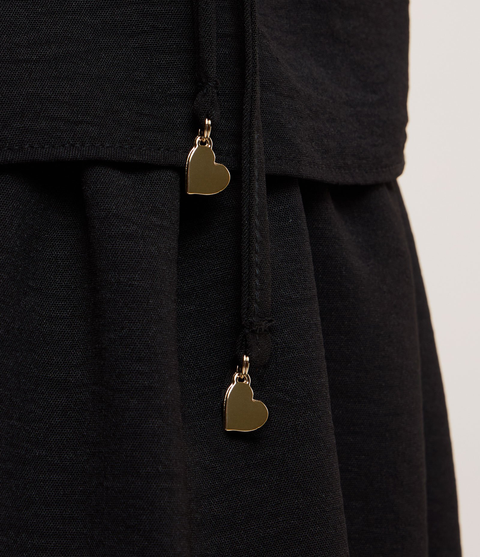 Vestido Midi com Transpasse no Decote e Babados na Saia Preto 2