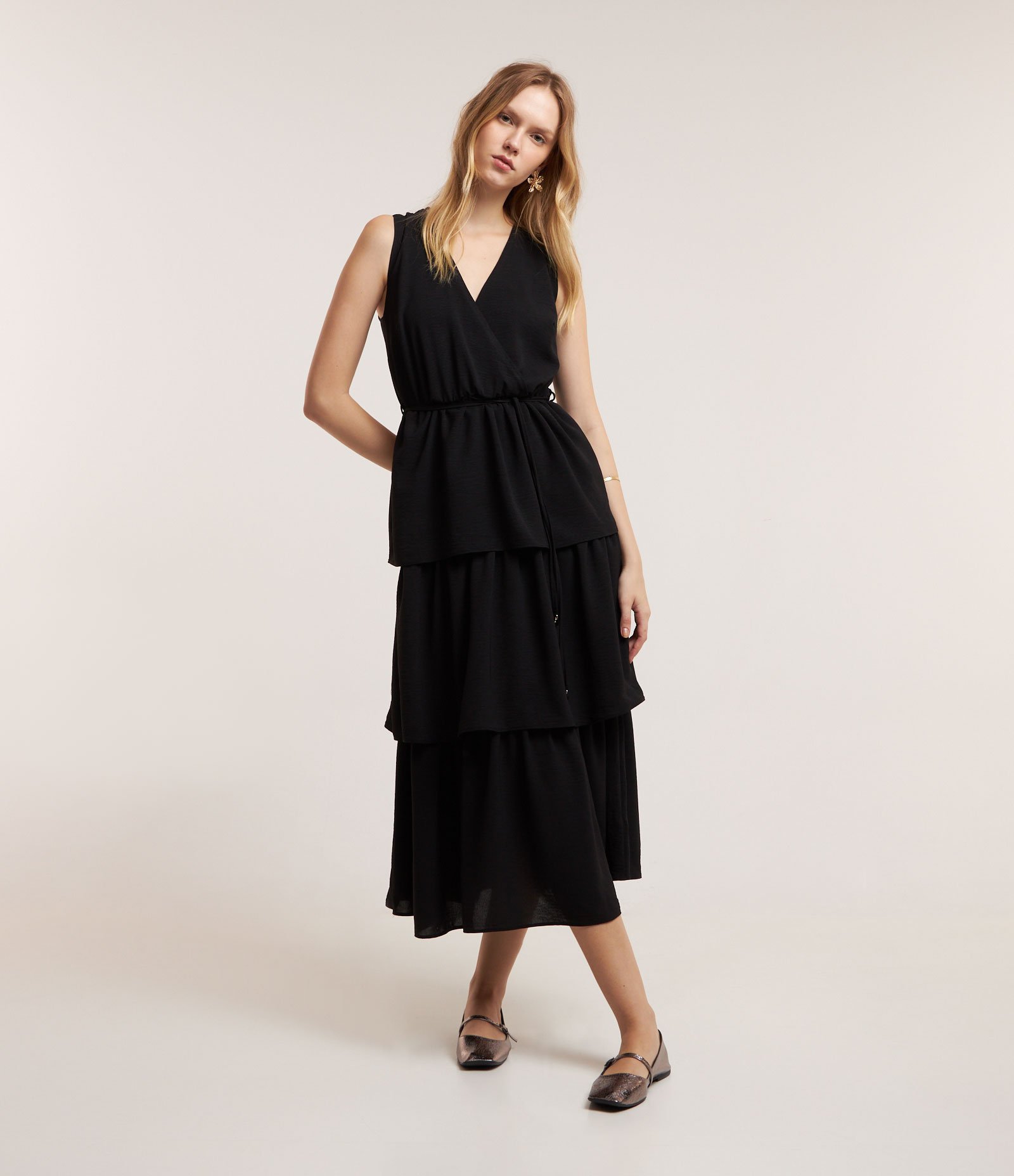 Vestido Midi com Transpasse no Decote e Babados na Saia Preto 3