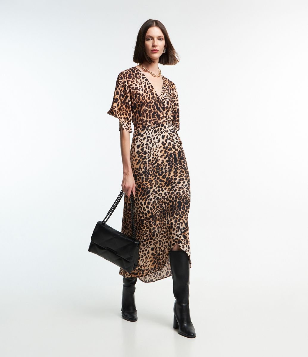 Vestido Midi em Viscose com Estampa de Onça Marrom