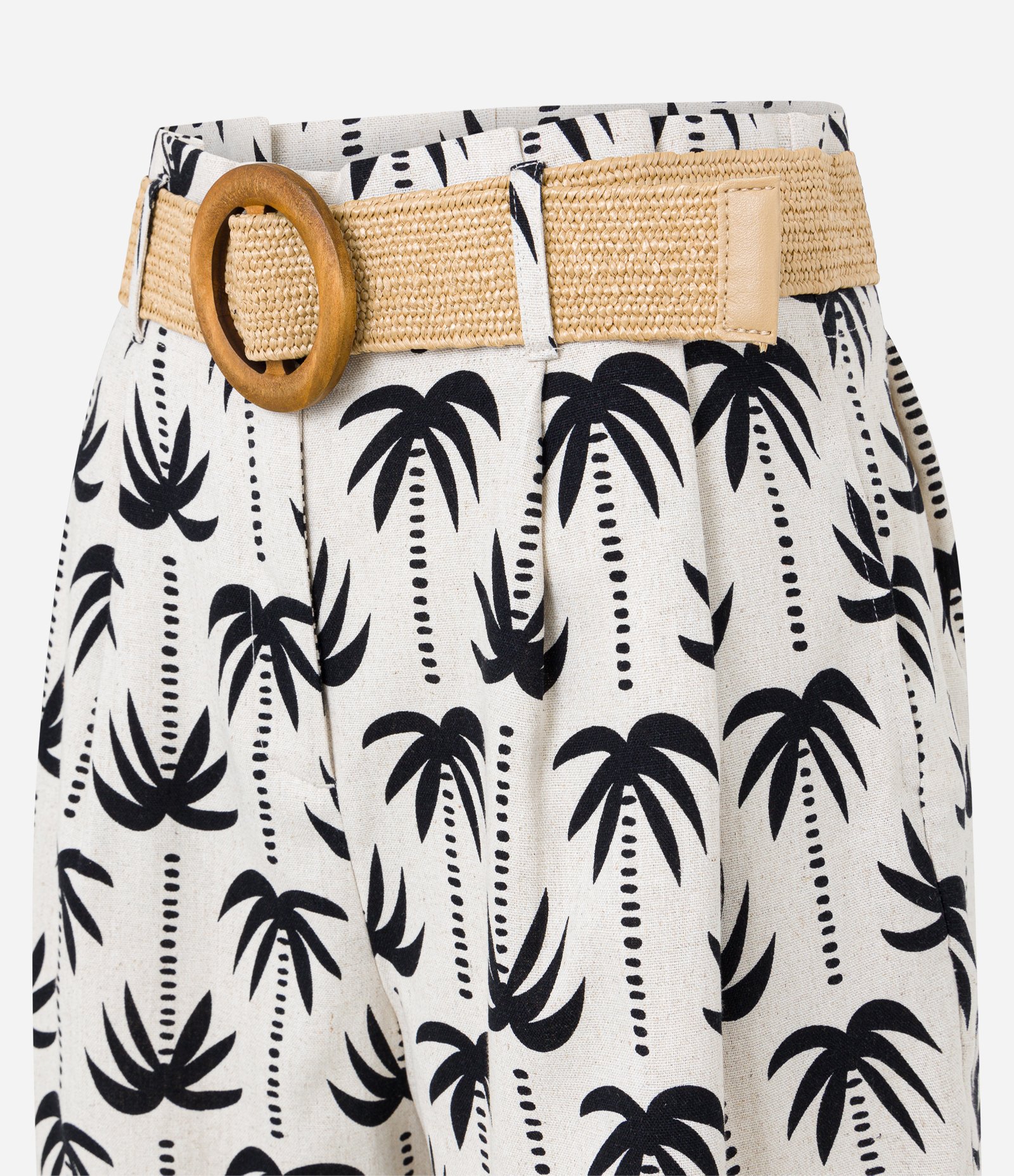 Short Clochard com Cinto de Palha e Coqueiros Estampados Bege 6