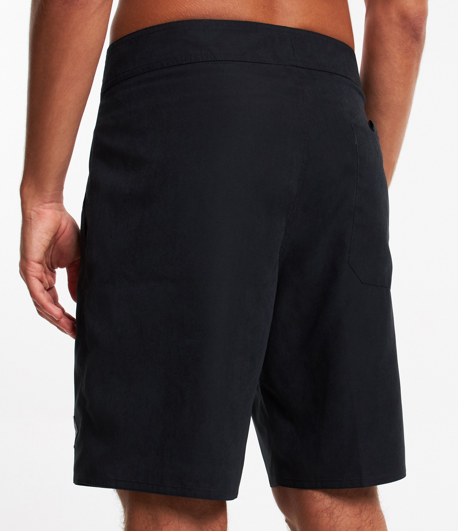 Bermuda com Cós Fixo e Cordão Contrastante Preto 4