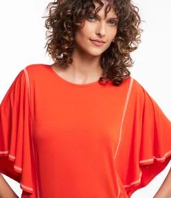 Blusa em Viscose com Manga Ampla e Detalhe Pespontado