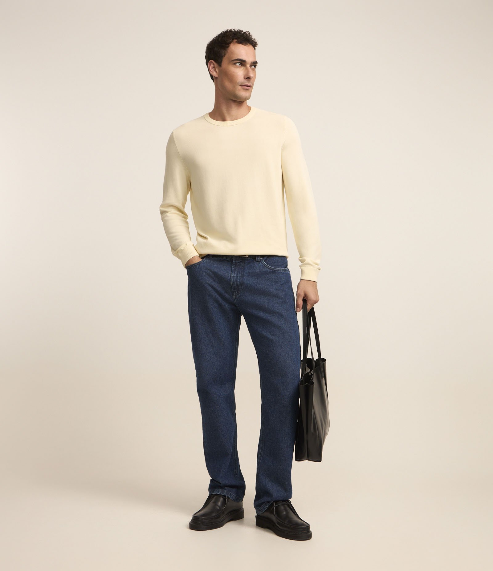 Suéter Básico em Viscose com Gola Redonda Bege 2