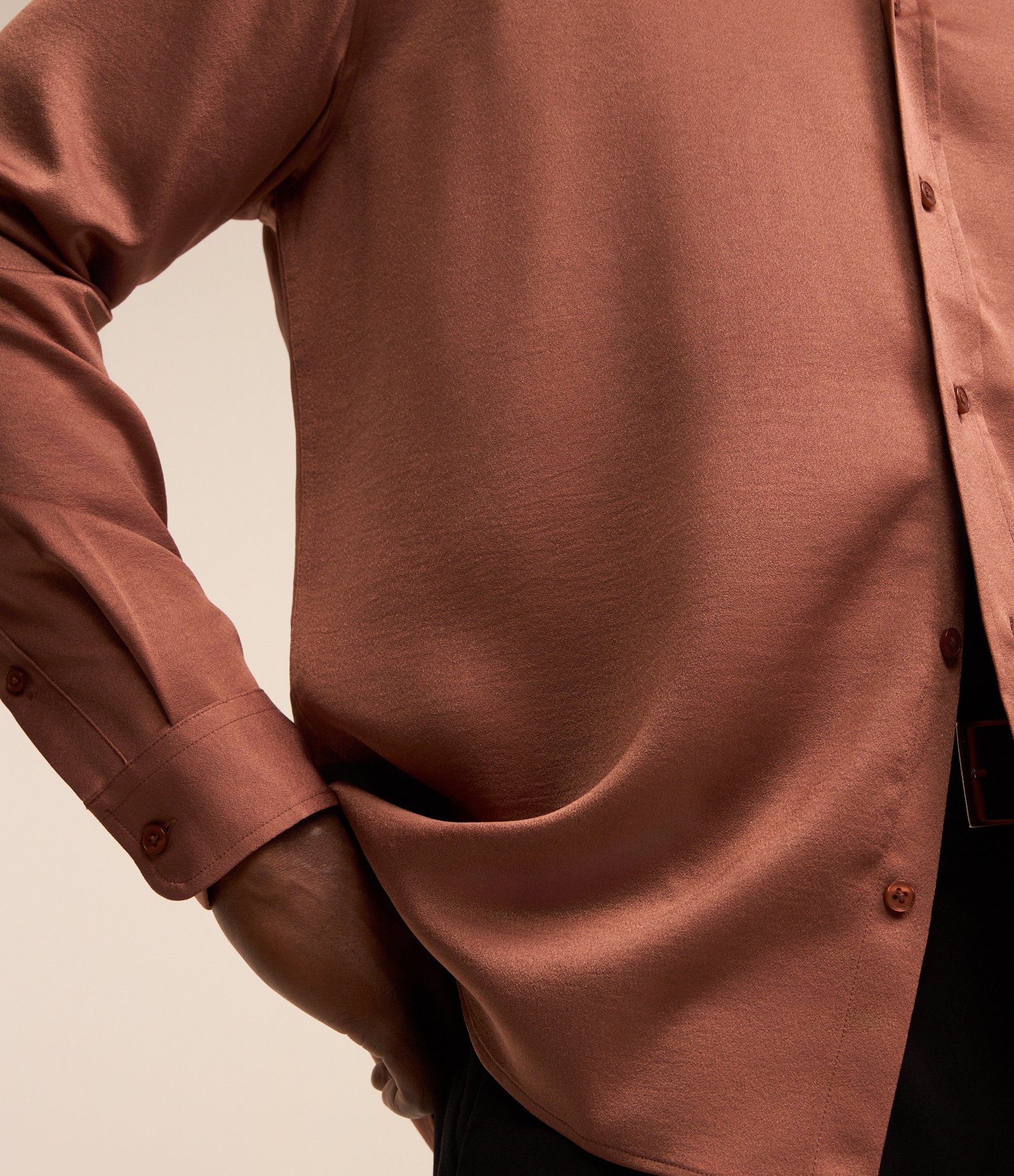 Camisa em Crepe com Textura Acetinada Terracotta 6