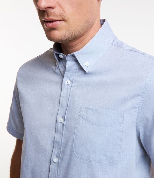 Camisa em Tricoline com Manga Curta e Estampa em Fio Tinto