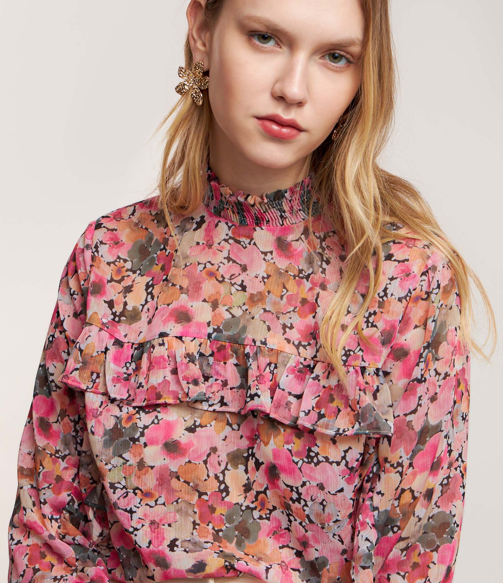 Blusa em Chiffon com Babados e Estampa Floral Rosa 5