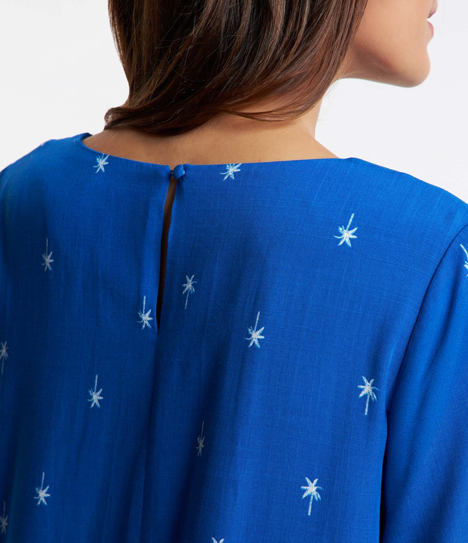 Blusa em Viscose com Padronagem de Coqueiros Azul 3