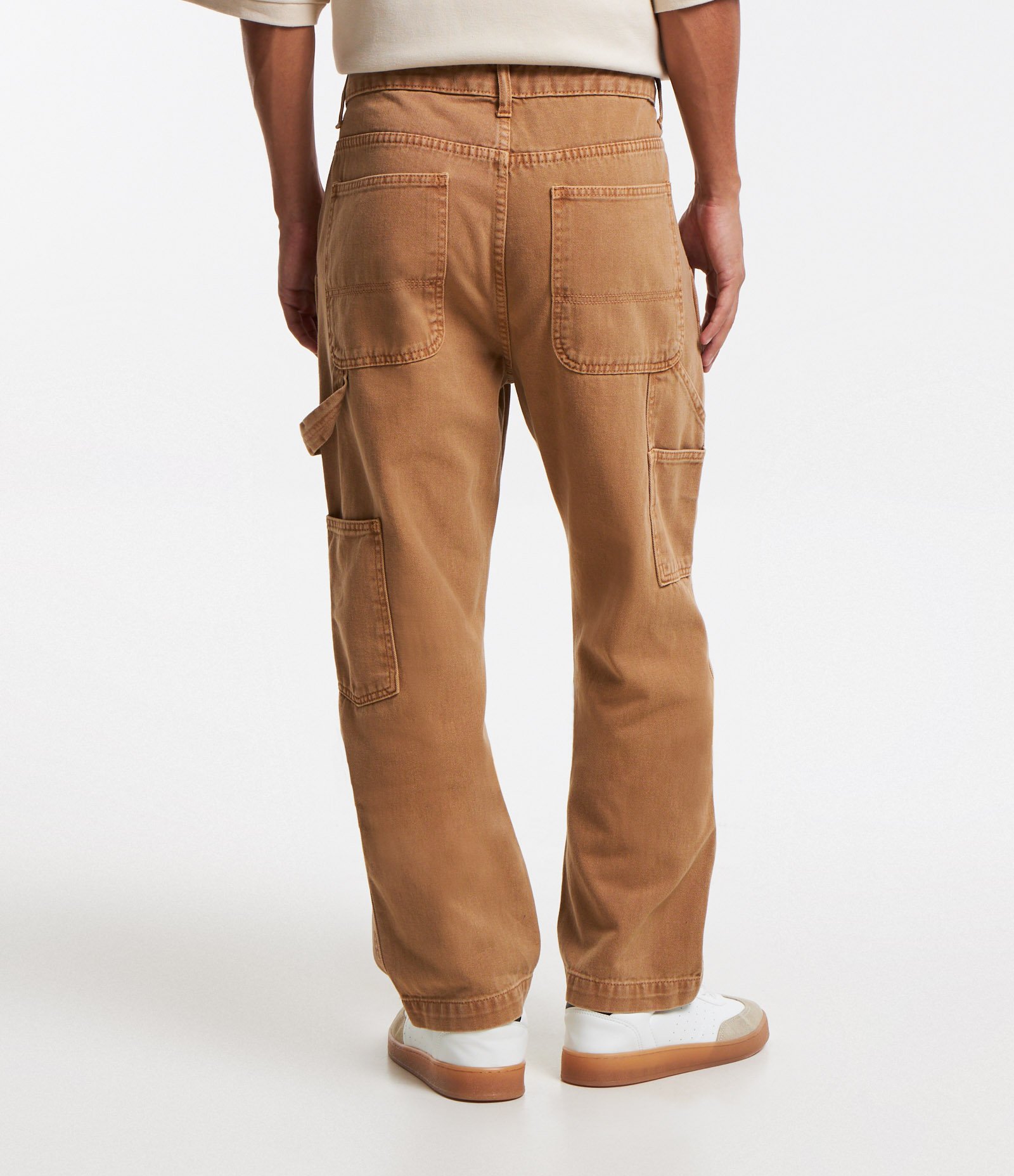 Calça Reta Loose em Sarja com Tira Lateral Carpinteiro Marrom 3