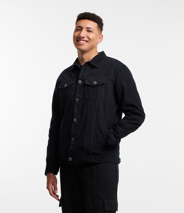 Jaqueta Trucker Regular em Sarja com Recortes