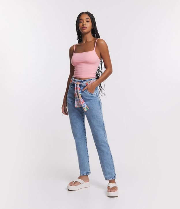 Calça Mom em Jeans com Cinto Lenço com Estampa Aquarelada Azul 1