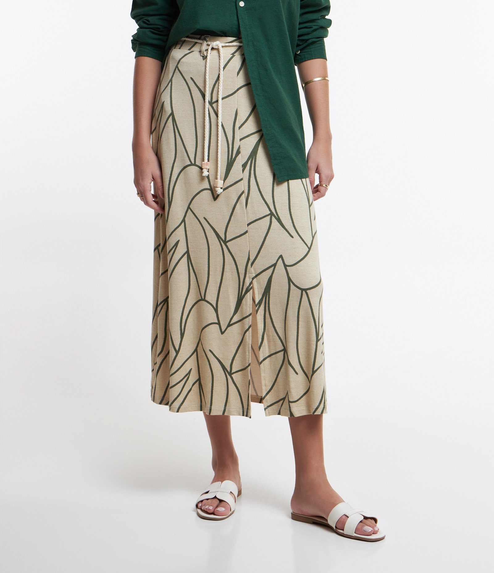 Saia New Midi em Moletinho com Cinto Corda e Estampa Folhagem Bege 1