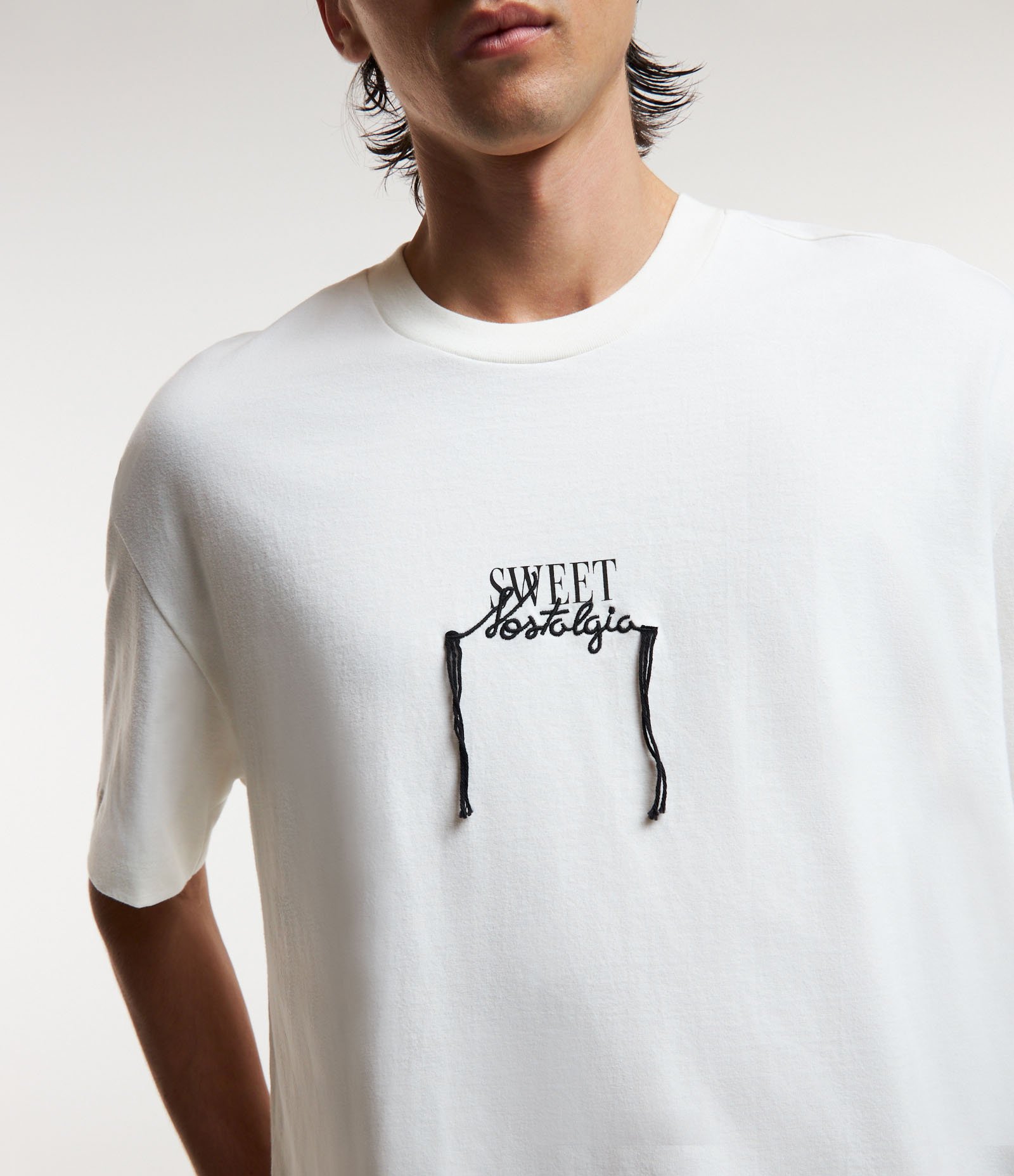 Camiseta Manga Curta com Bordado em Lettering Branco 1