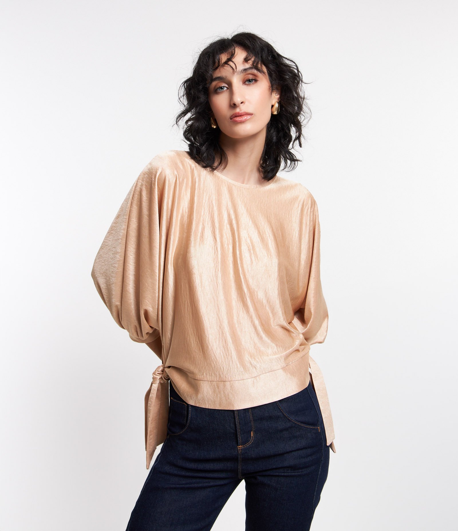 Blusa em Tecido Acetinado com Laços nas Laterais Rosé 2