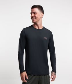 Camiseta Esportiva Tecnologia Dry com Lettering Peito