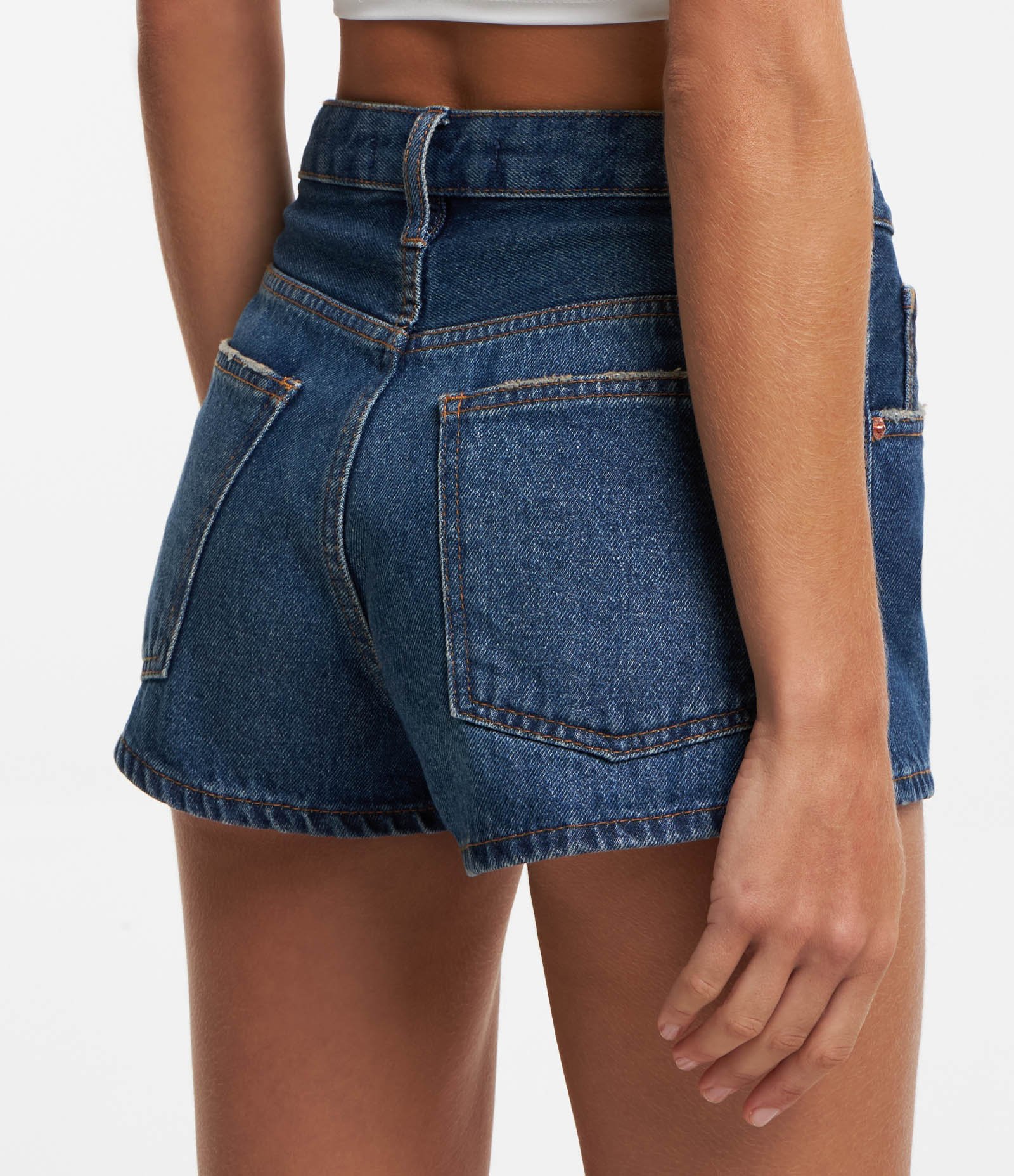 Short Cintura Alta em Jeans com Pingente de Nuvem Azul Escuro 3