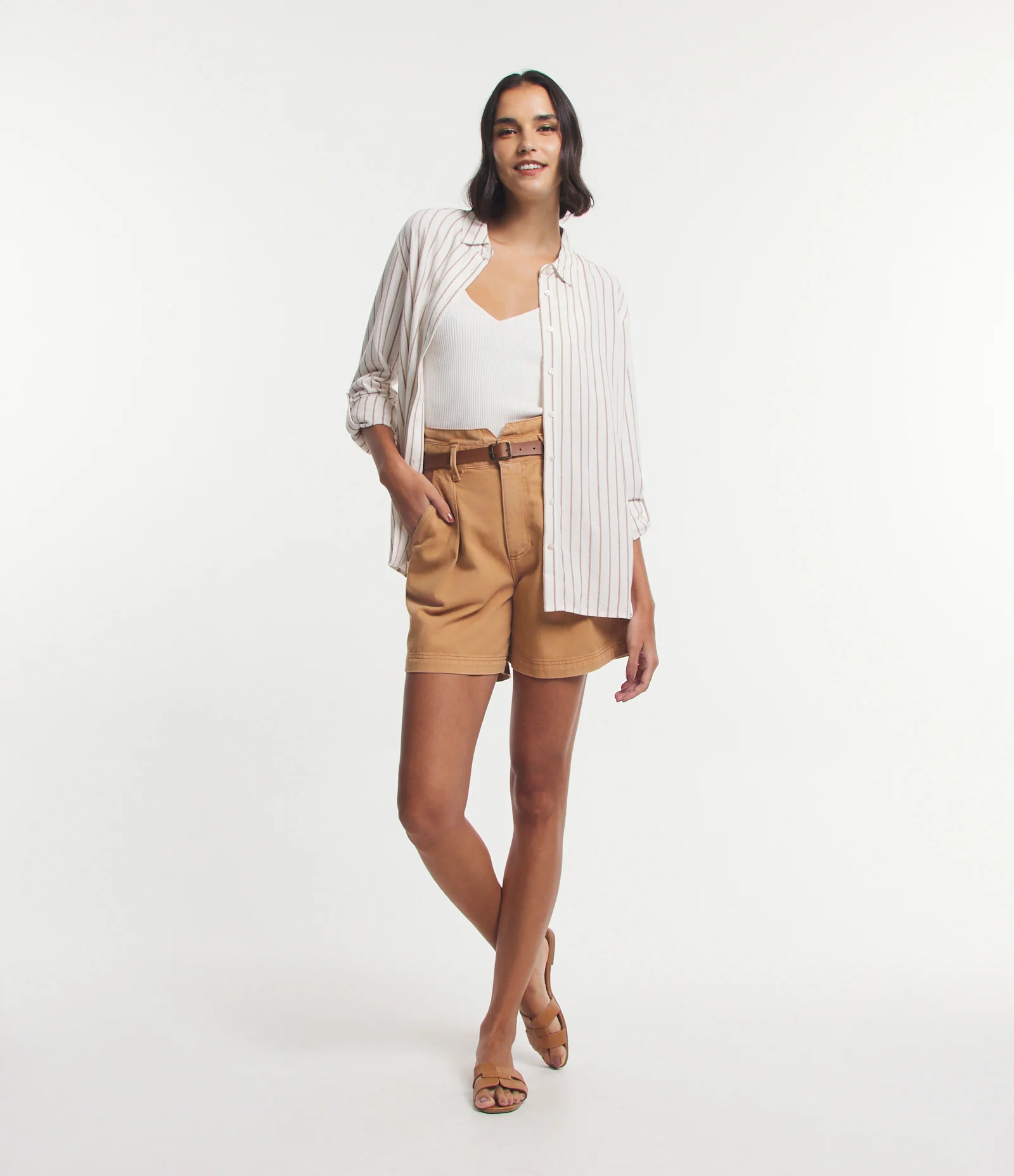 Bermuda Mom em Sarja com Cinto e Cós Diferenciado Bege 1