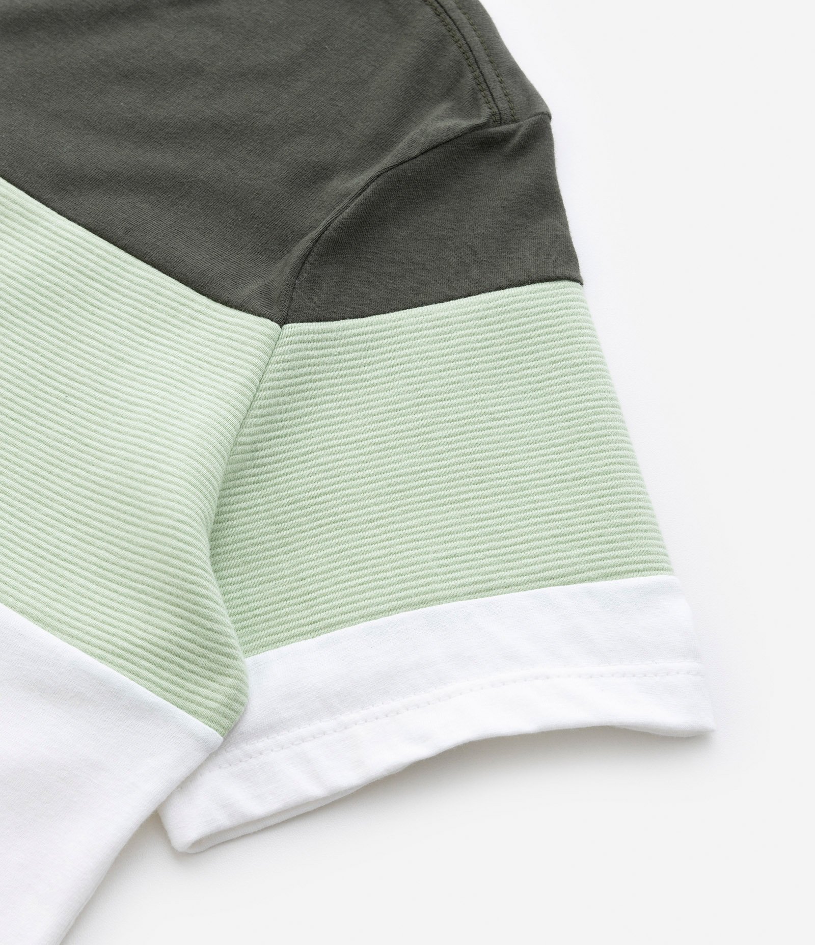 Camiseta Infantil com Estampa California e Recortes Texturizados - Tam 5 a 14 Anos Branco/Verde 5