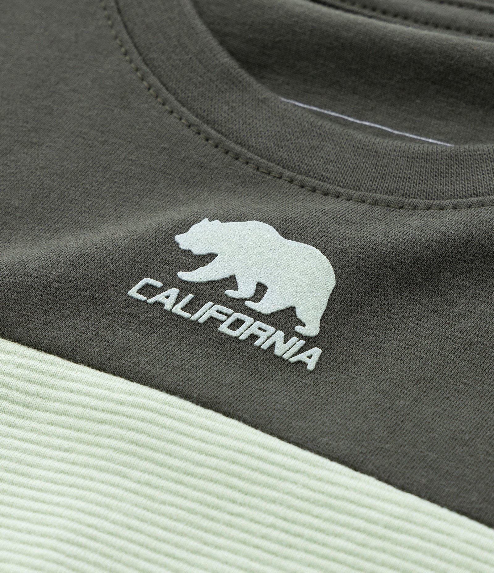 Camiseta Infantil com Estampa California e Recortes Texturizados - Tam 5 a 14 Anos Branco/Verde 6